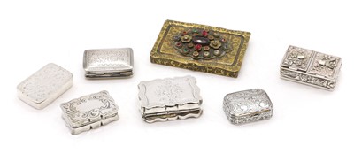 Lot 46 - A collection of silver vinaigrettes