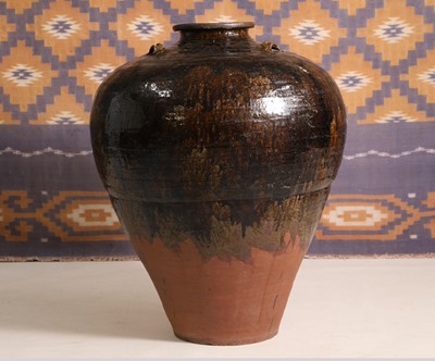 Lot A Chinese black glazed water jar