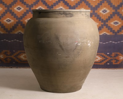 Lot A Chinese fireclay urn