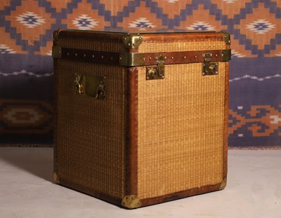 Lot A woven bamboo trunk