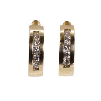 Lot 86 - A pair of 18ct gold diamond stud earrings