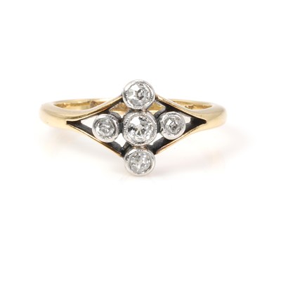 Lot 78 - A diamond quatrefoil ring