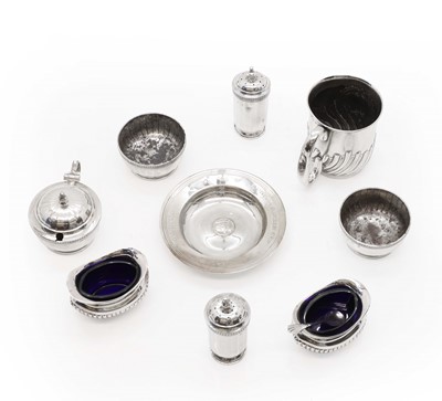 Lot 31 - A collection of silver items