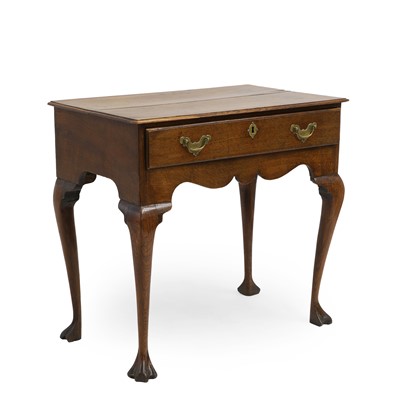 Lot 368 - A George III oak side table