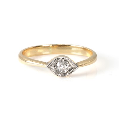 Lot 76 - A diamond single stone ring