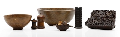 Lot 94 - A group of treen items