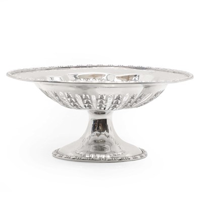 Lot 19 - A silver tazza