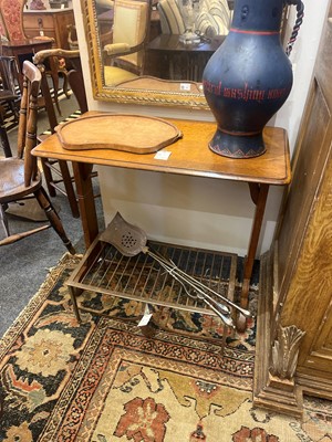 Lot 67 - A Victorian golden oak side table