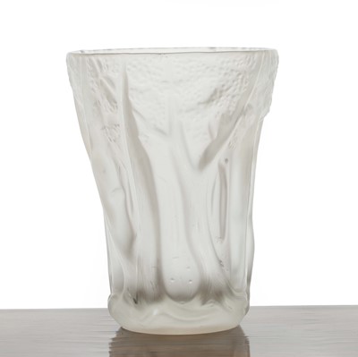 Lot 188 - An Art Deco style glass vase