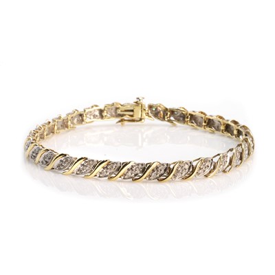 Lot 80 - A 9ct gold diamond bracelet