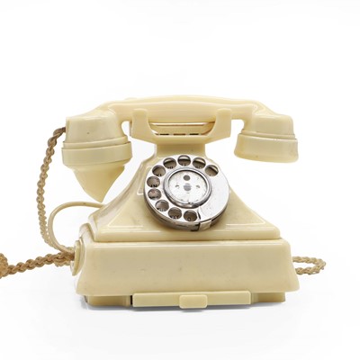 Lot 253 - A GPO model 1/232L Bakelite telephone