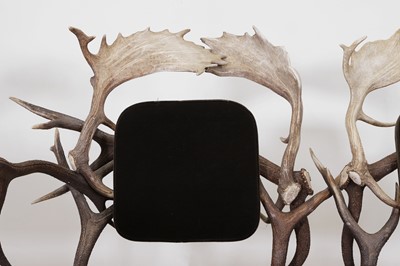 Lot 574 - An antler suite