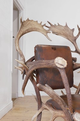Lot 574 - An antler suite
