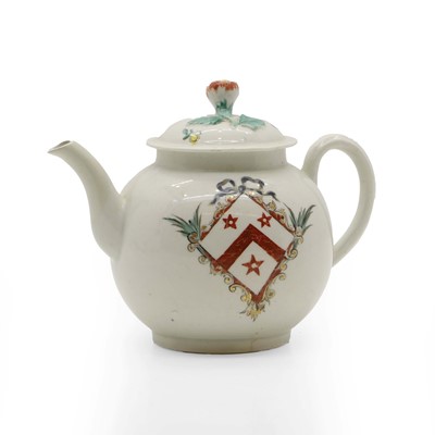 Lot 157 - A Worcester teapot and cover