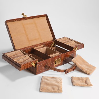 Lot 450 - An Asprey crocodile travelling jewellery case