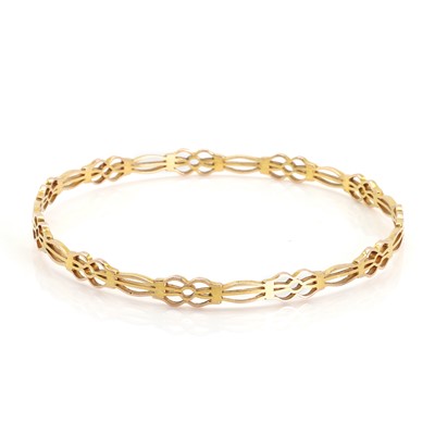 Lot 55 - An early 20th century 9ct gold pierced bangle