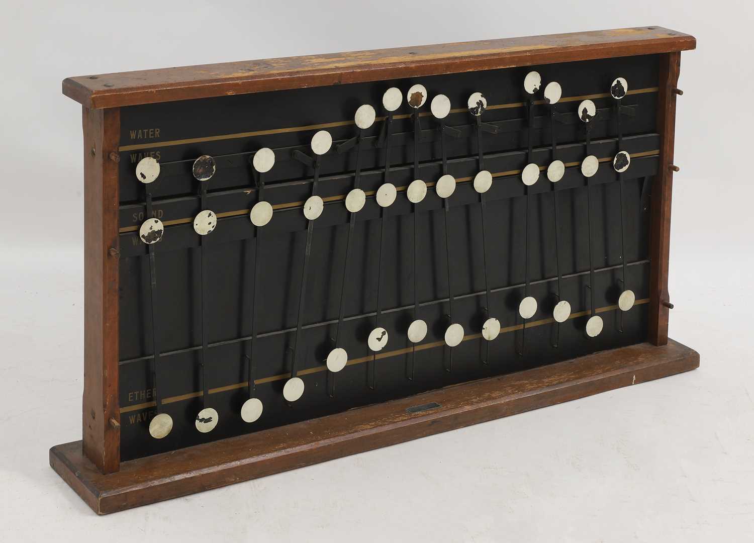 Lot 186 - A Columbia wave machine