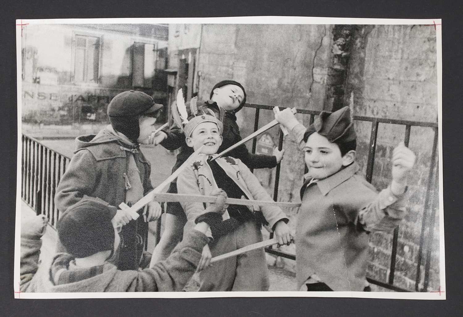 Lot 83 - Henri Cartier-Bresson (French, 1908-2004)