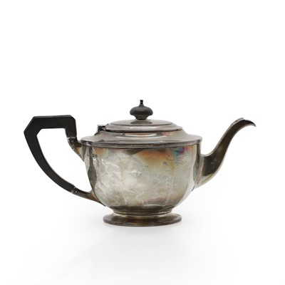 Lot 23 - A silver teapot