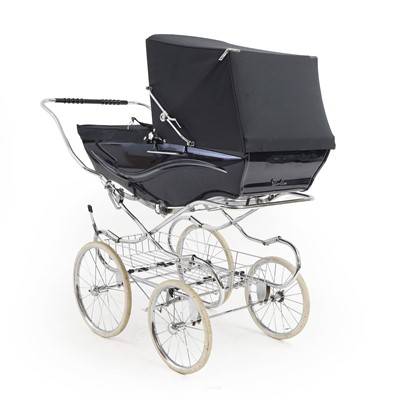 Lot 387 - A Silver Cross 'Kensington' pram