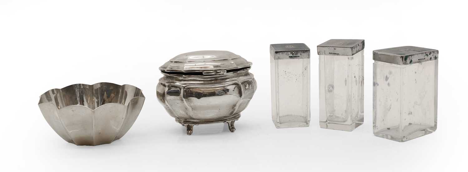 Lot 16 - A group of silver dressing table items