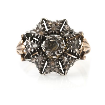 Lot 18 - An antique Portuguese diamond cluster ring