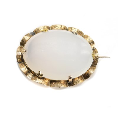 Lot 23 - A Victorian chalcedony brooch