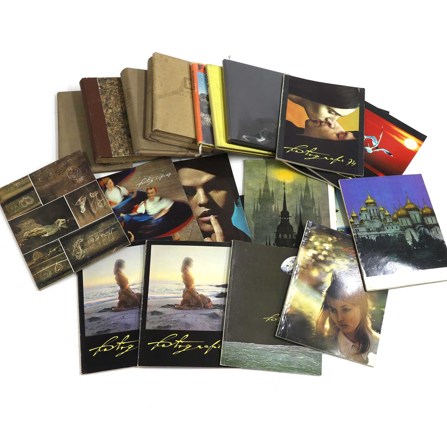 Lot 5 - A collection of Czech photography magazines