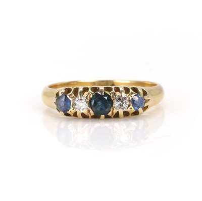 Lot 28 - An Edwardian sapphire and diamond ring