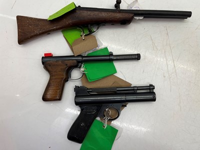 Lot 180 - A Webley MK1 air pistol