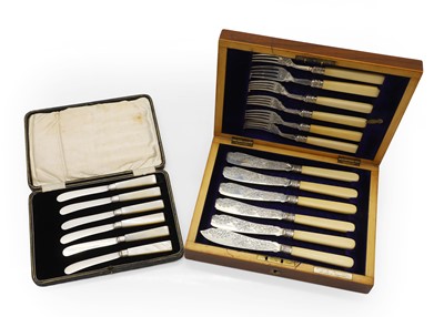 Lot 59 - A cased set of silver fish eaters