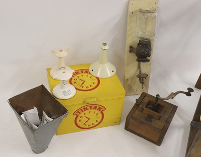 Lot 307 - A collection of coffee-related items
