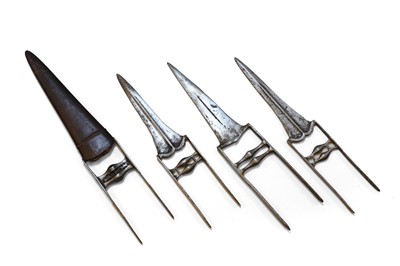 Lot 98 - An Indo-Persian Katar dagger