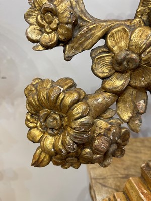 Lot 1 - A carved giltwood cresting