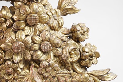 Lot 1 - A carved giltwood cresting