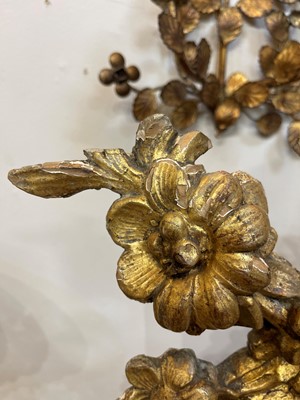 Lot 1 - A carved giltwood cresting