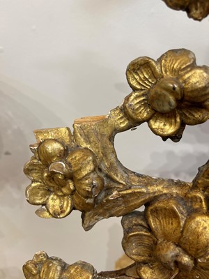 Lot 1 - A carved giltwood cresting