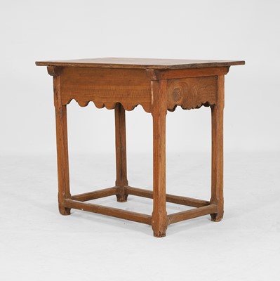 Lot 155 - An oak side table