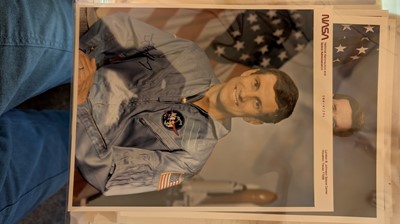 Lot 82 - A collection of photographs of astronauts