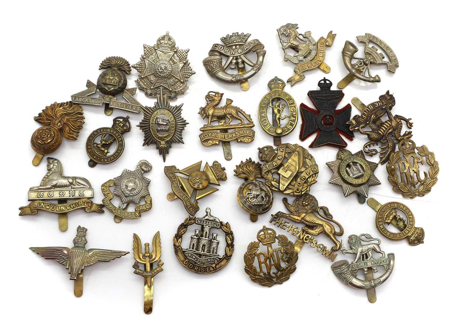 Lot 103 - A large collection of cap badges