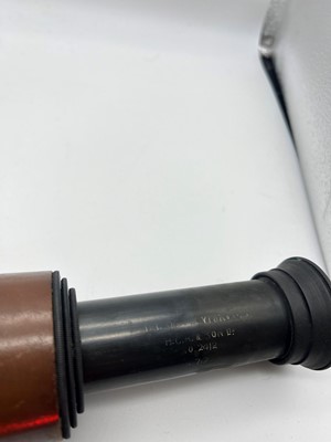 Lot 485 - A WW2 three drawer telescope