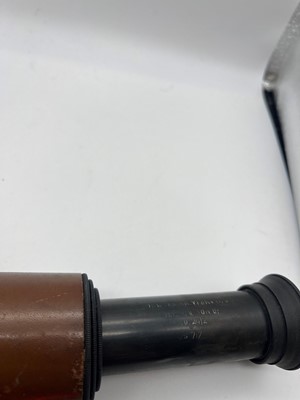 Lot 485 - A WW2 three drawer telescope