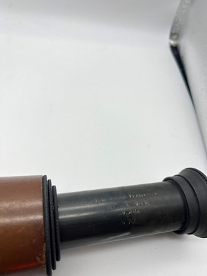 Lot 485 - A WW2 three drawer telescope