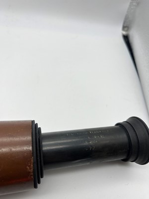 Lot 485 - A WW2 three drawer telescope
