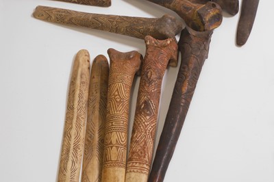 Lot 280 - A collection of cassowary bone objects