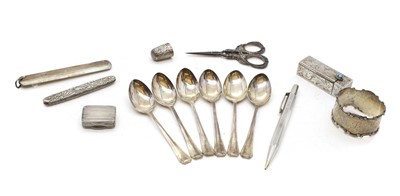 Lot 28 - A collection of silver items