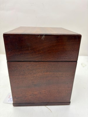 Lot 396 - An apothecary box