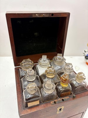 Lot 396 - An apothecary box