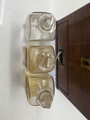 Lot 396 - An apothecary box