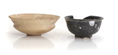Lot 109 - Two pottery bowls